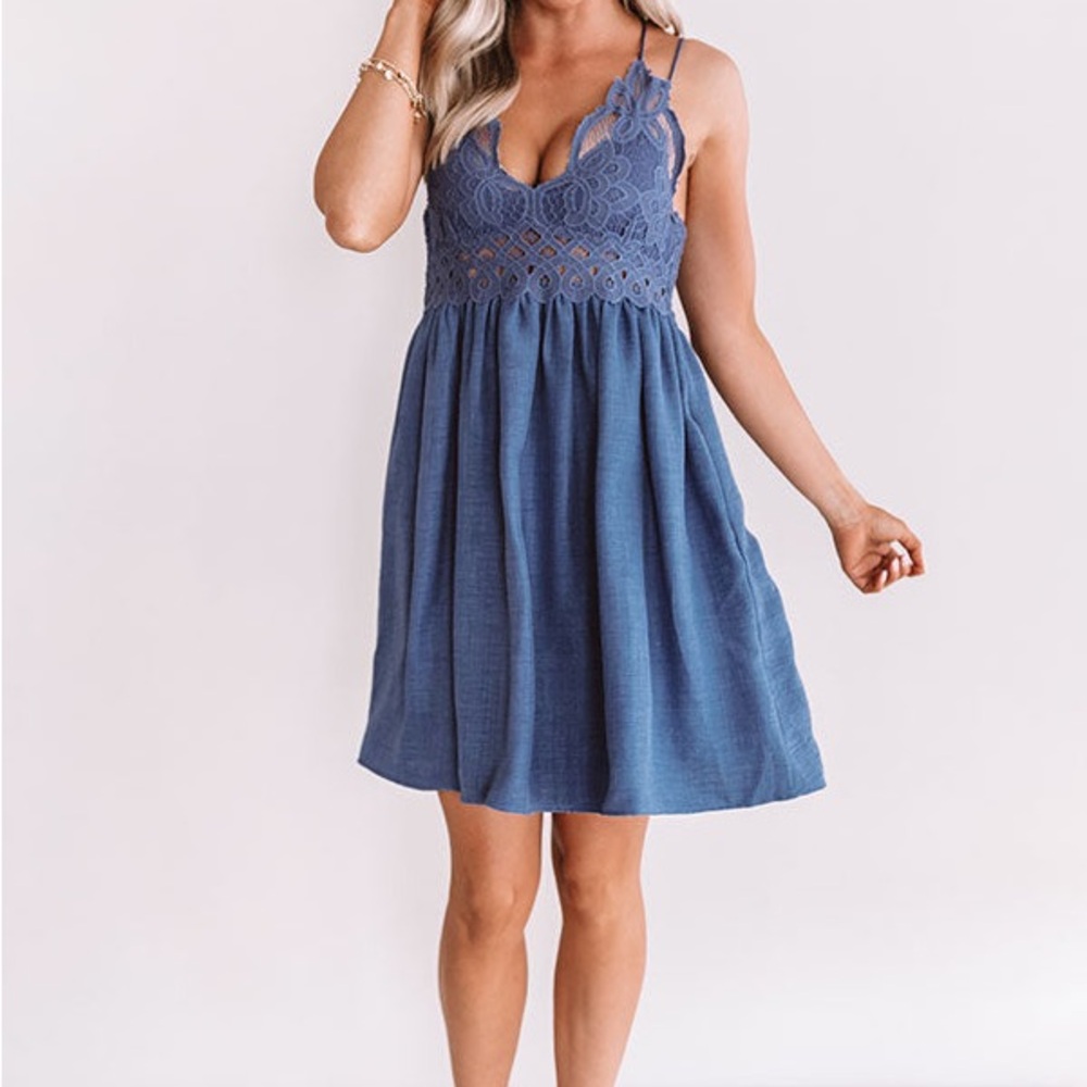Hummingbird • Swooning Over You Lace Dress